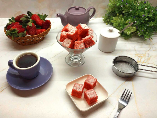 Салат с копченой курицей и овощами