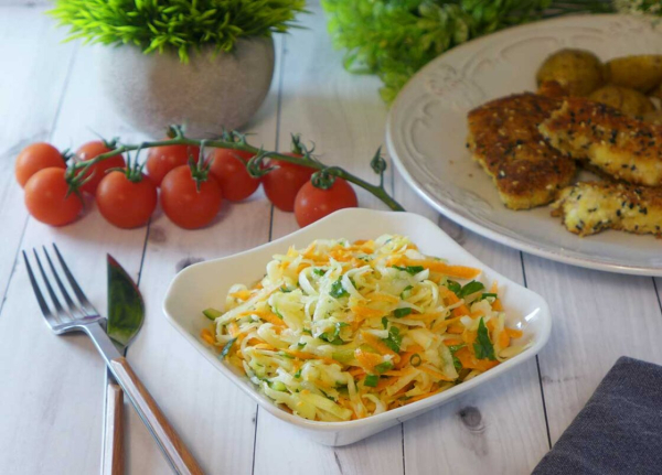 Простой рецепт шарлотки с яблоками