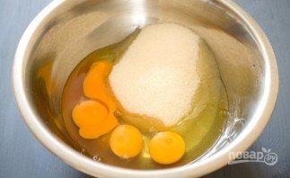 Простой рецепт шарлотки с яблоками