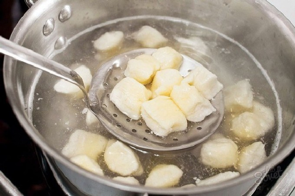 Ленивые вареники из творога классические Ленивые вареники из творога классические