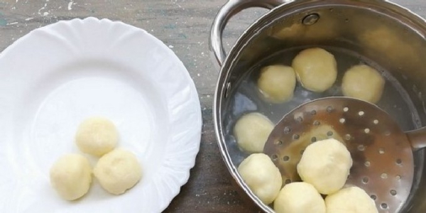 Ленивые вареники из творога классические Ленивые вареники из творога классические