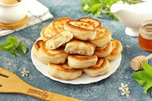 Пышные бездрожжевые оладьи на кефире Пышные бездрожжевые оладьи на кефире