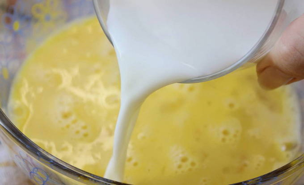 Гренки с яйцом и молоком на сковороде Гренки с яйцом и молоком на сковороде