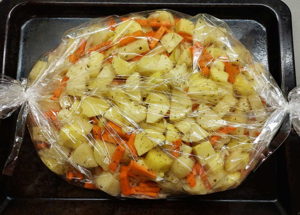 Картошка с морковью в духовке