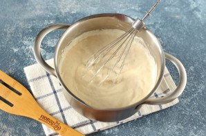 Пышные бездрожжевые оладьи на кефире Пышные бездрожжевые оладьи на кефире