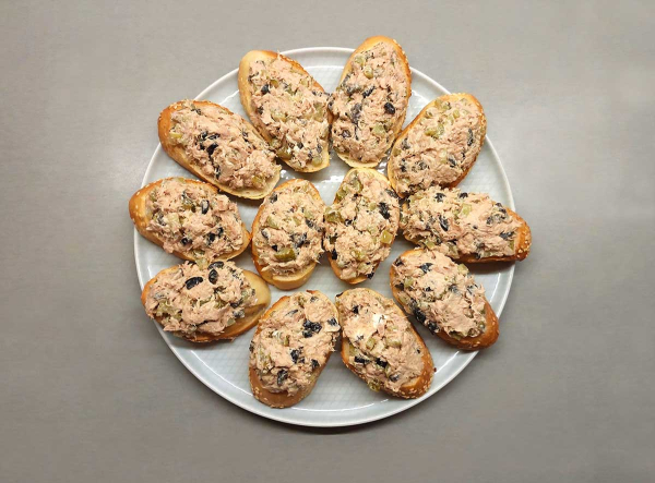 Бутерброды с тунцом Бутерброды с тунцом