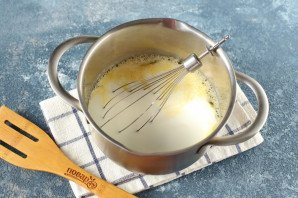 Пышные бездрожжевые оладьи на кефире Пышные бездрожжевые оладьи на кефире