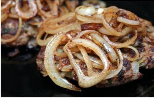 Жареная свинина с луком на сковороде Жареная свинина с луком на сковороде