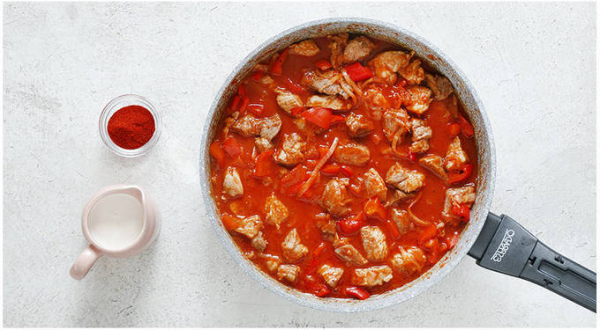 Жареная свинина с луком на сковороде Жареная свинина с луком на сковороде