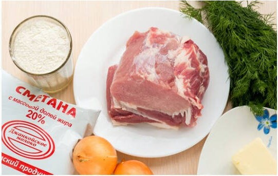 Жареная свинина с луком на сковороде Жареная свинина с луком на сковороде