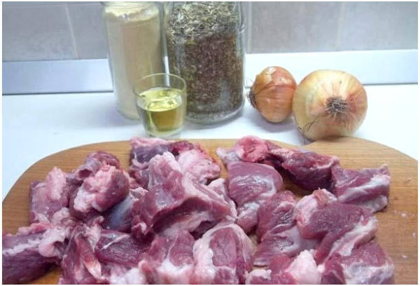 Жареная свинина с луком на сковороде Жареная свинина с луком на сковороде