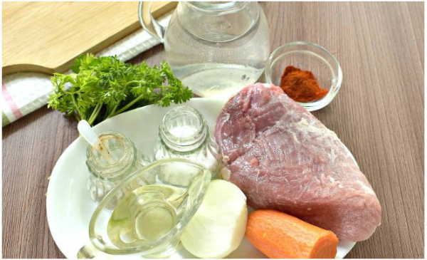 Жареная свинина с луком на сковороде Жареная свинина с луком на сковороде