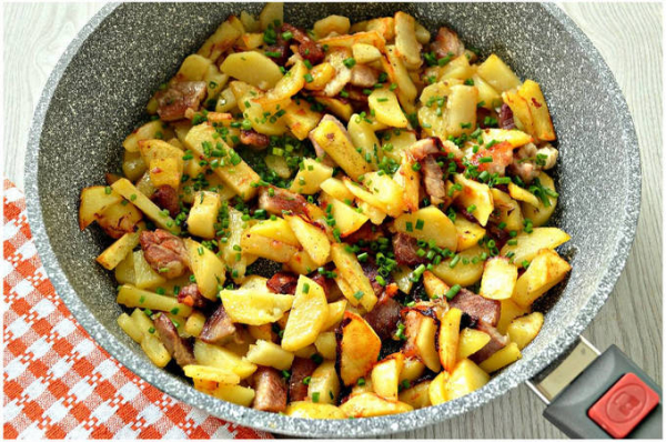 Жареная свинина с луком на сковороде Жареная свинина с луком на сковороде